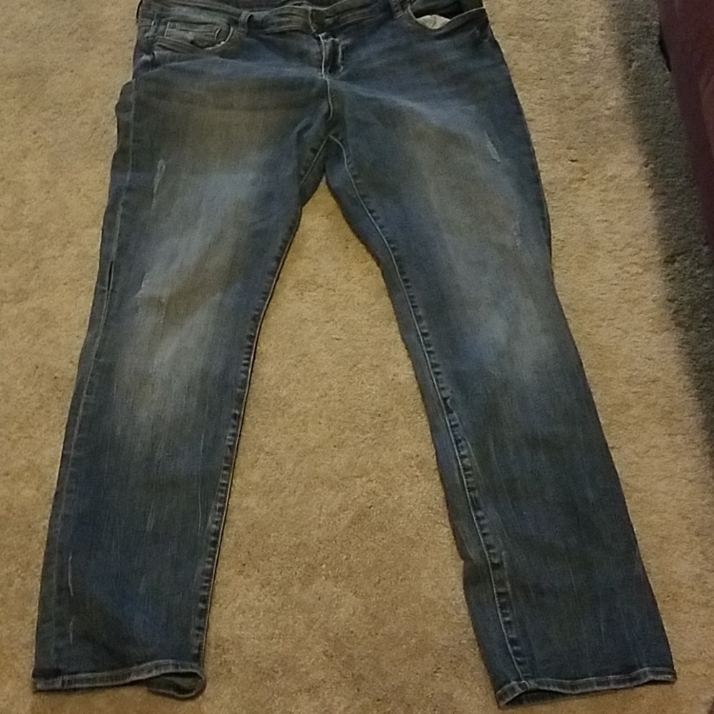 Kut from the Kloth distressed Jean's size 16